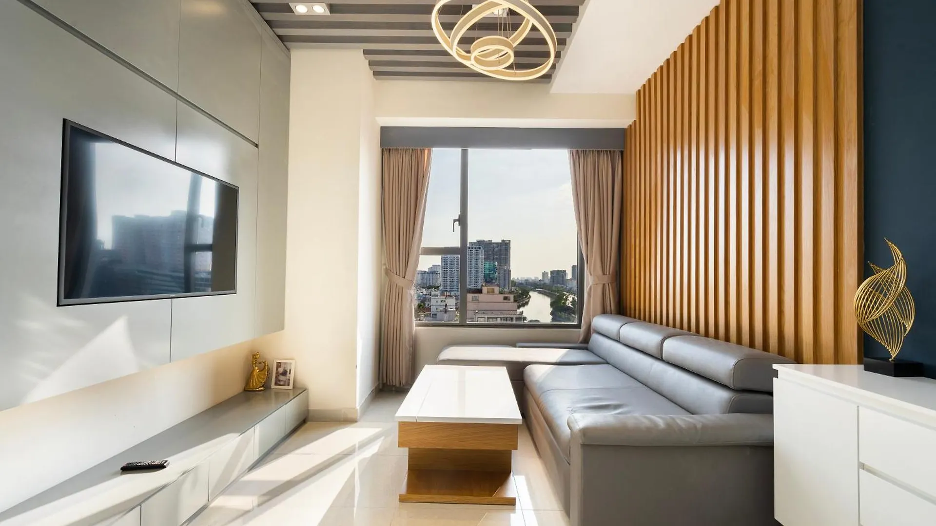 Stay With Me Saigon Apartment - Rivergate Residence Хошимин
