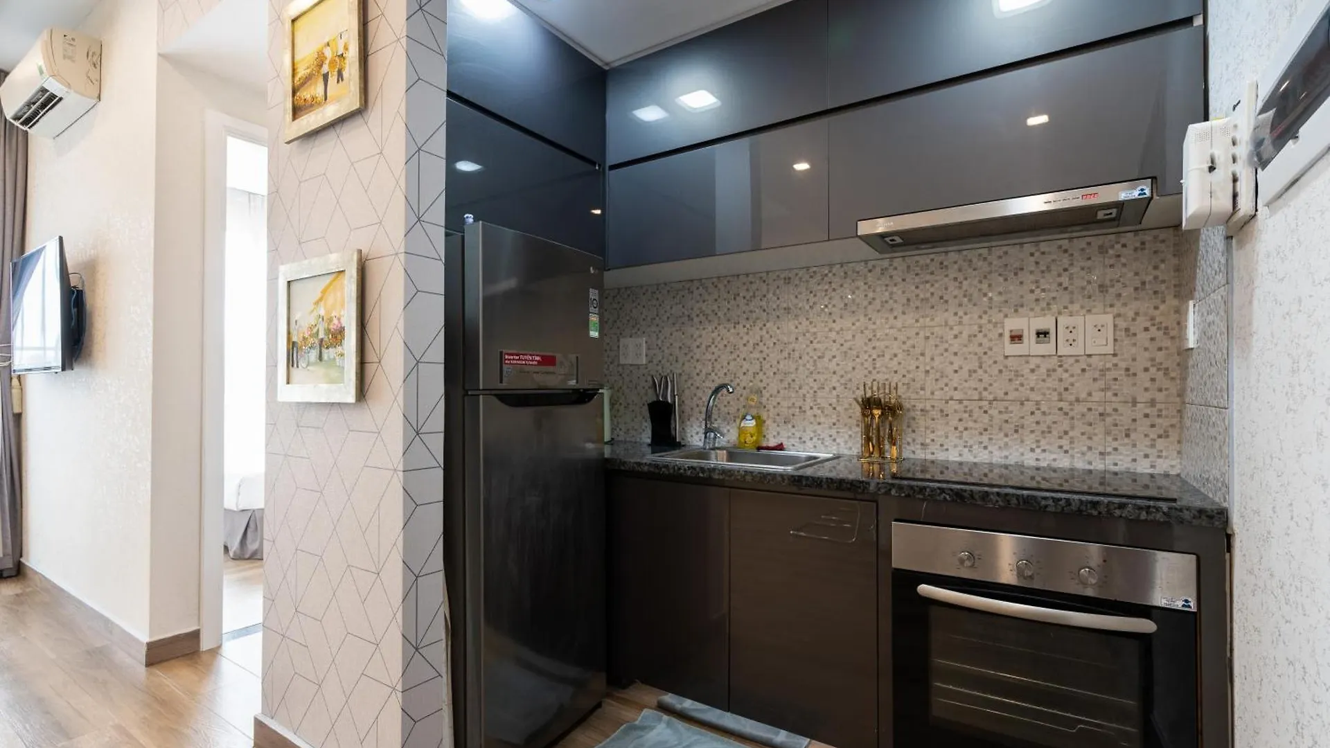 Stay With Me Saigon Apartment - Rivergate Residence Хошимин 0*,  Вьетнам