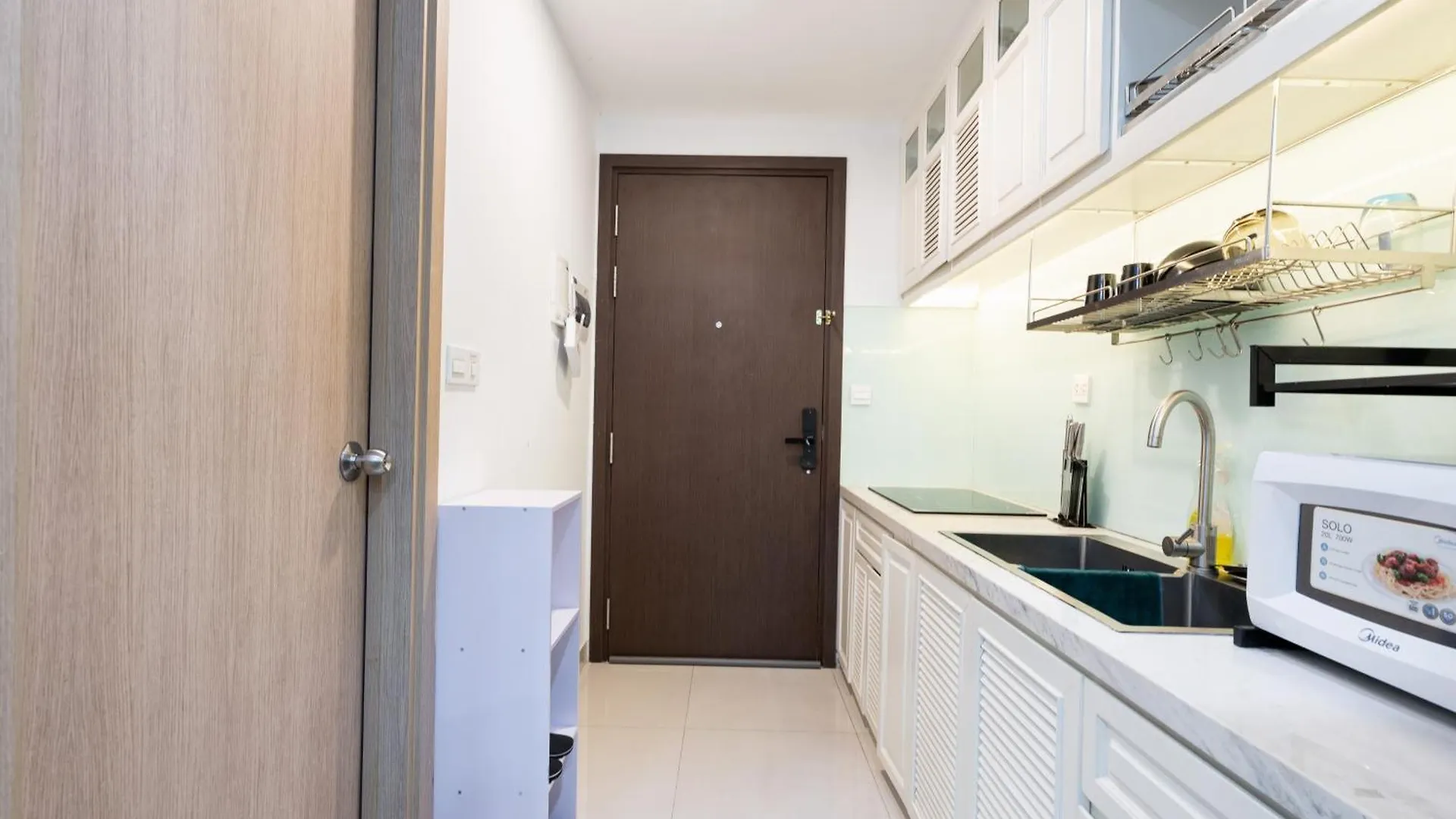 Stay With Me Saigon Apartment - Rivergate Residence Хошимин