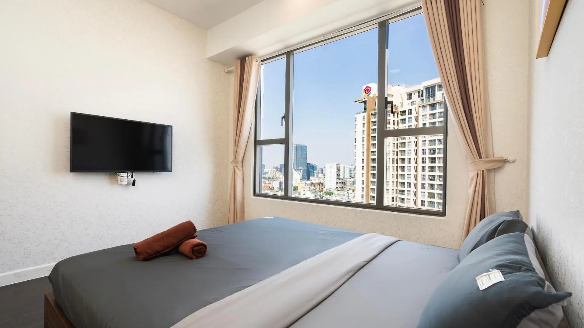 Stay With Me Saigon Apartment - Rivergate Residence Хошимин 0*,
